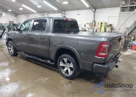 2021 Ram 1500 Laramie 4X4 5'7 Box z USA, uszkodzony, nr VIN 1C6SRFJT3MN742046